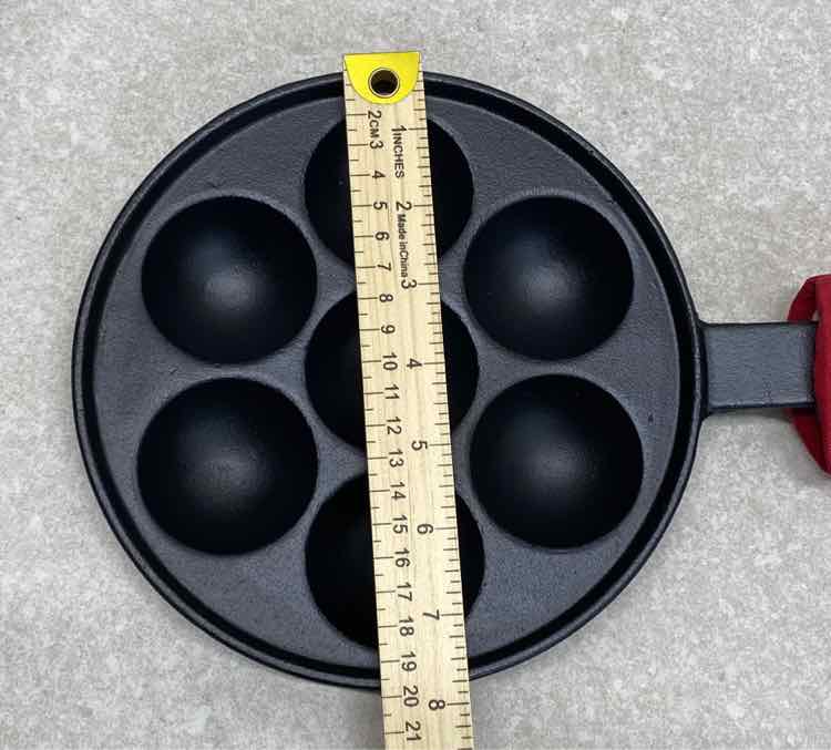 Cast Iron Puff Pan with Accessories