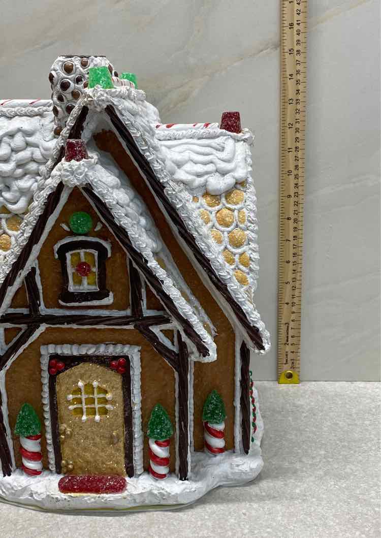 Byer's Choice Large Gingerbread House