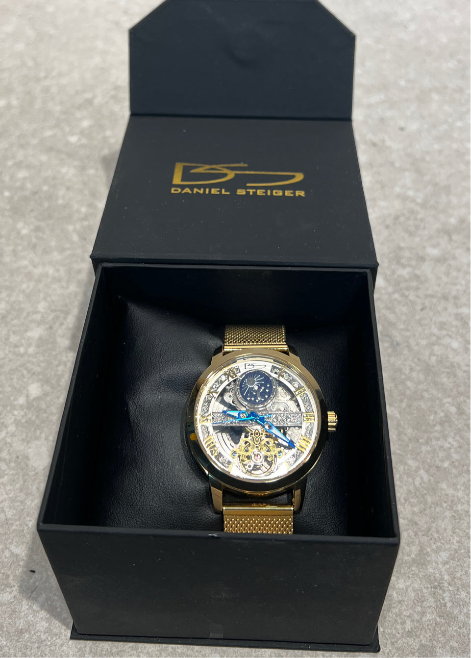 Daniel Steiger Watch - needs battery