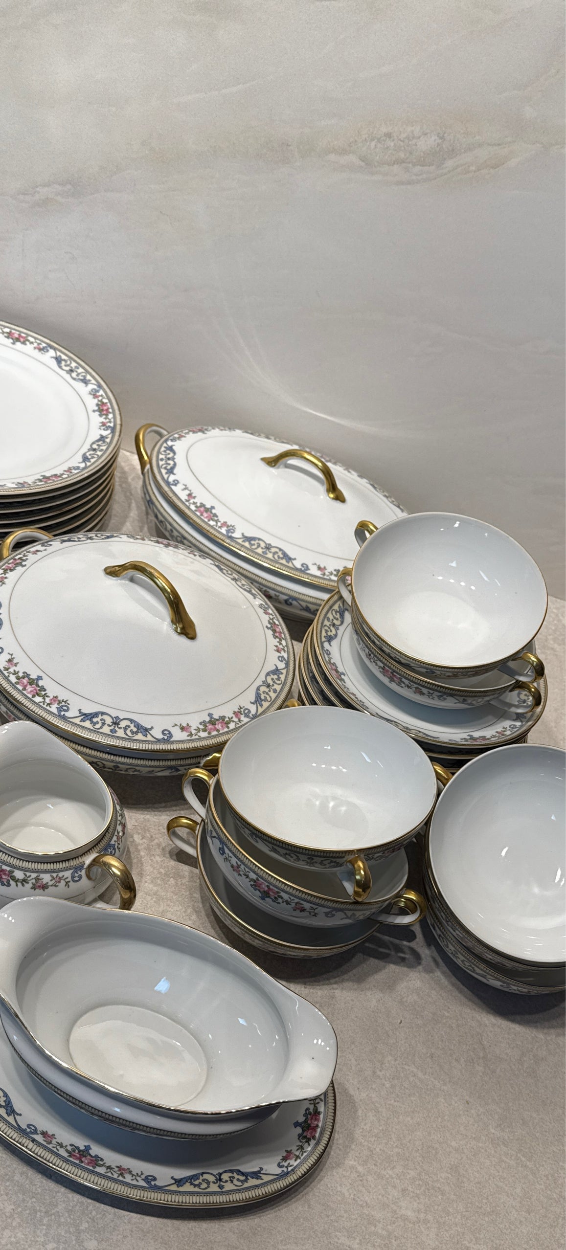 Noritake Chanlake Dinnerware Set