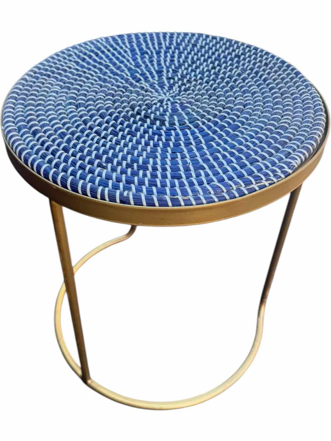 Blue Circle Table 16" Round