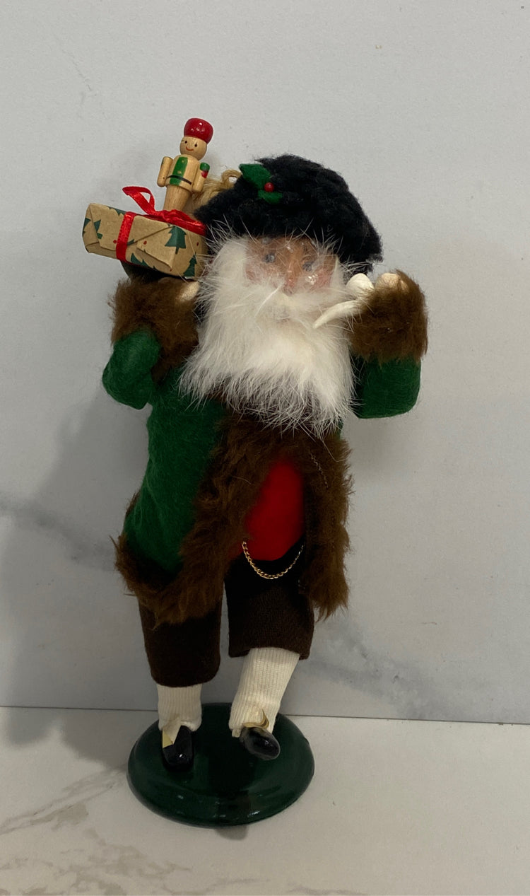 Byers Choice Caroler