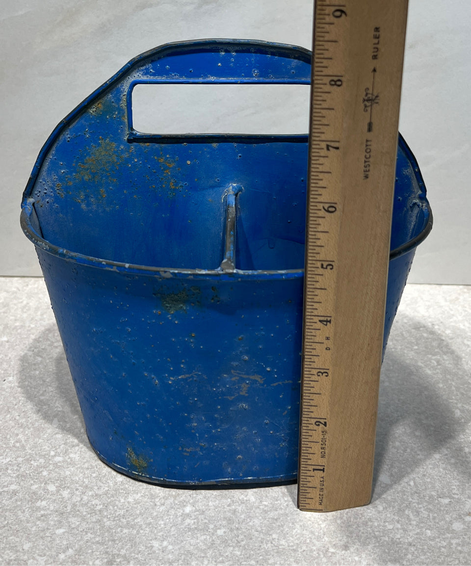 Tin Carrier