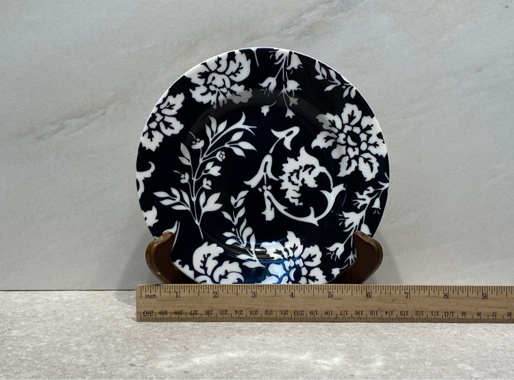 Set of 4 Martha Stewart Plates