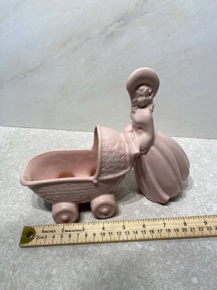 Haeger Carriage Planter