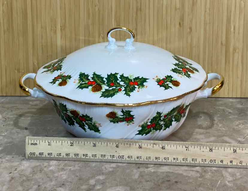 Queens Yuletide Covered Bowl