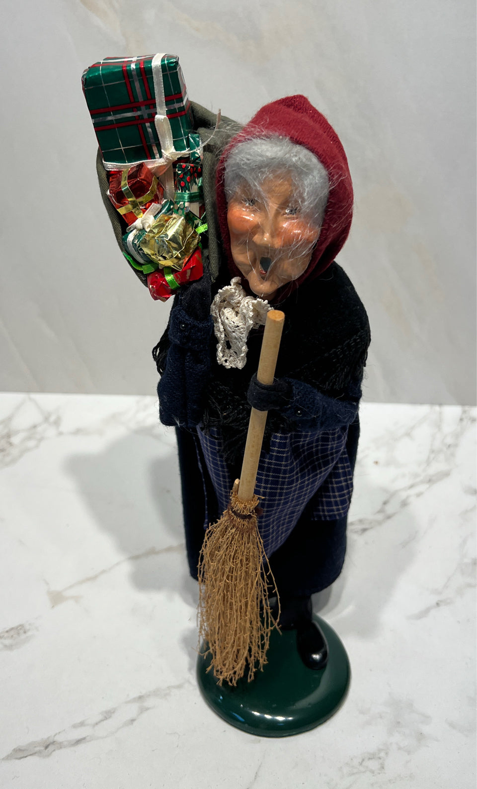 Byers Choice Caroler