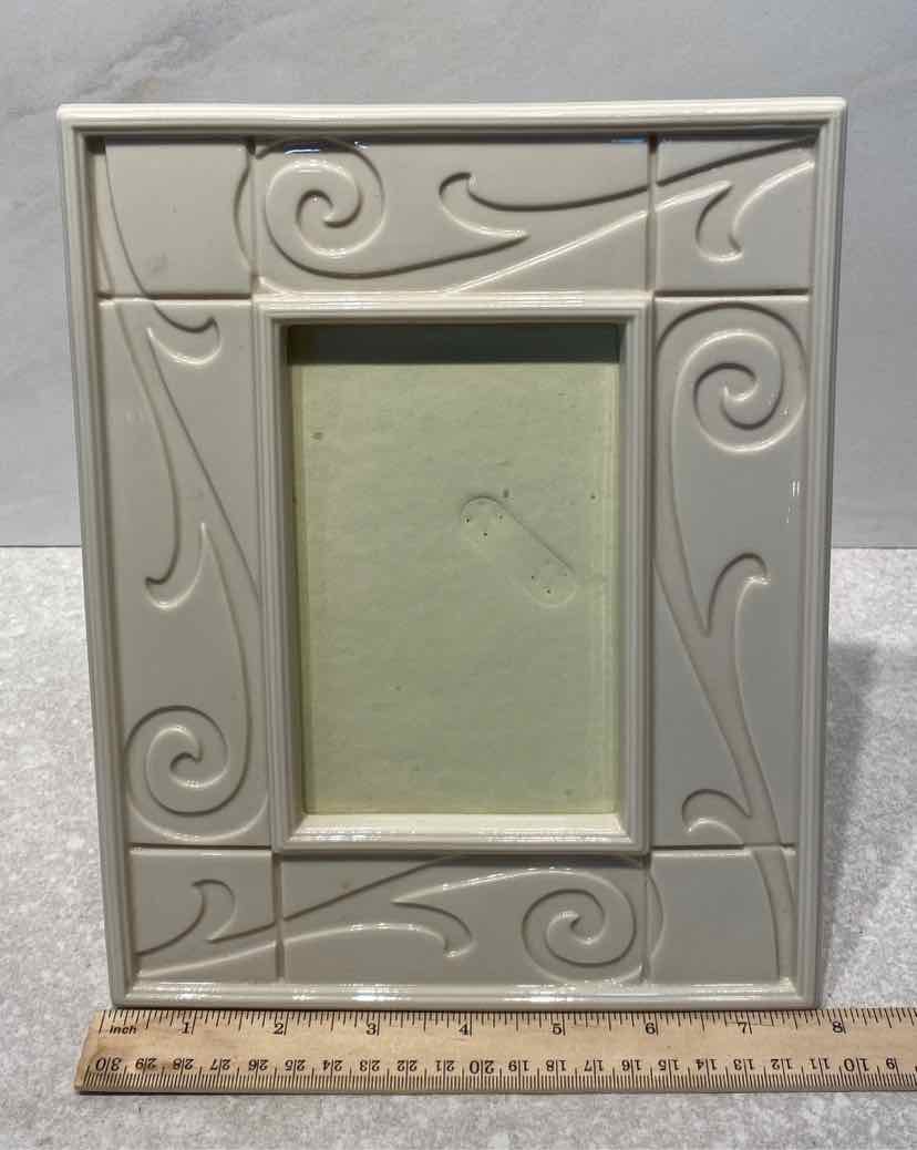 Lenox Frame