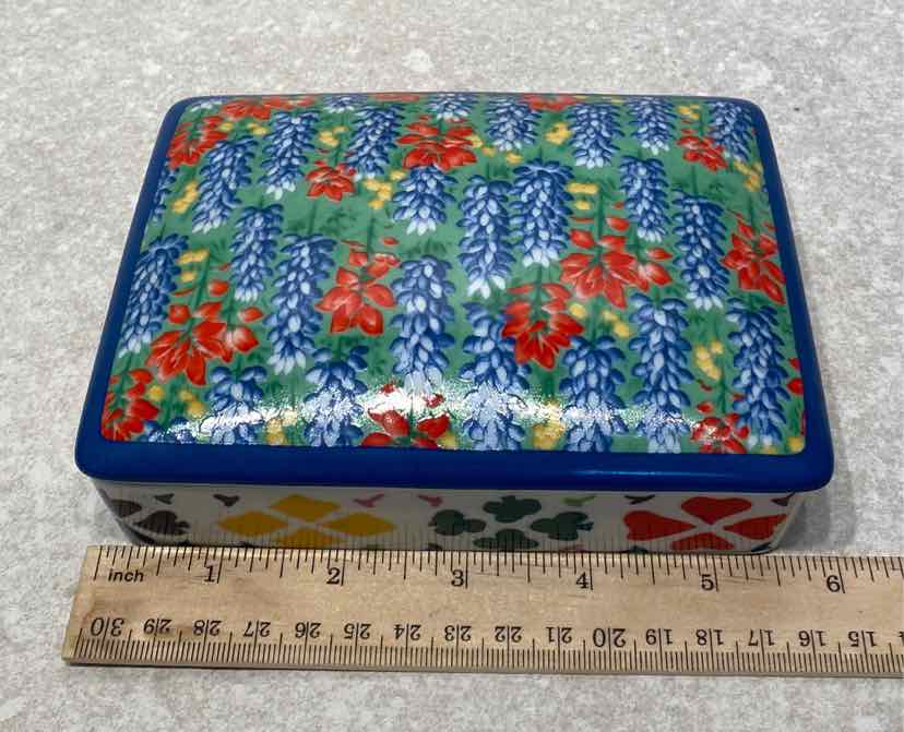Covered Trinet Box