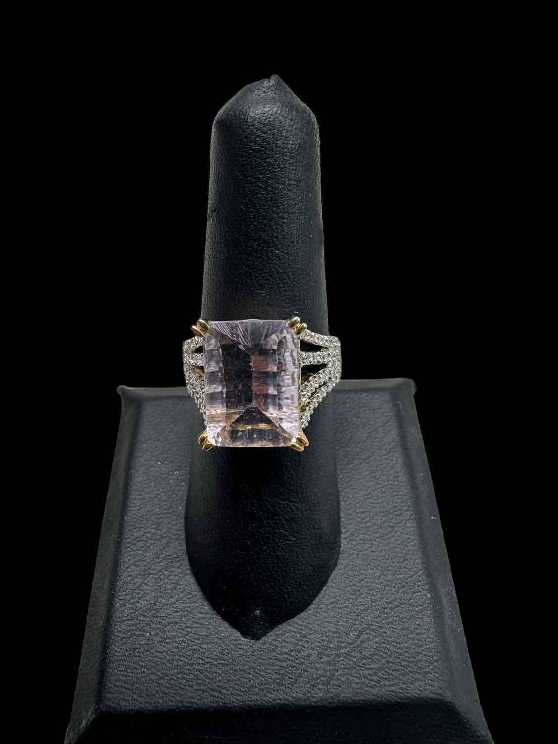 14Kt Gold And Diamond Ring