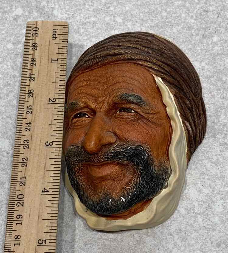 Bossons Figurine