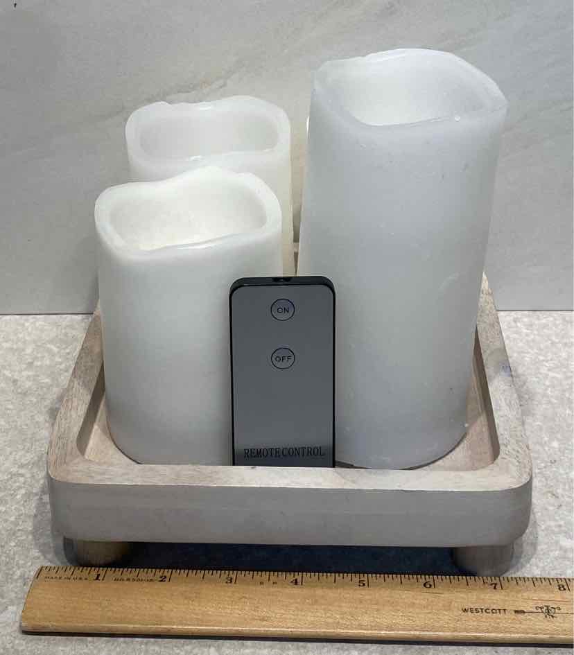 4 Battery Operated Candles with Tray