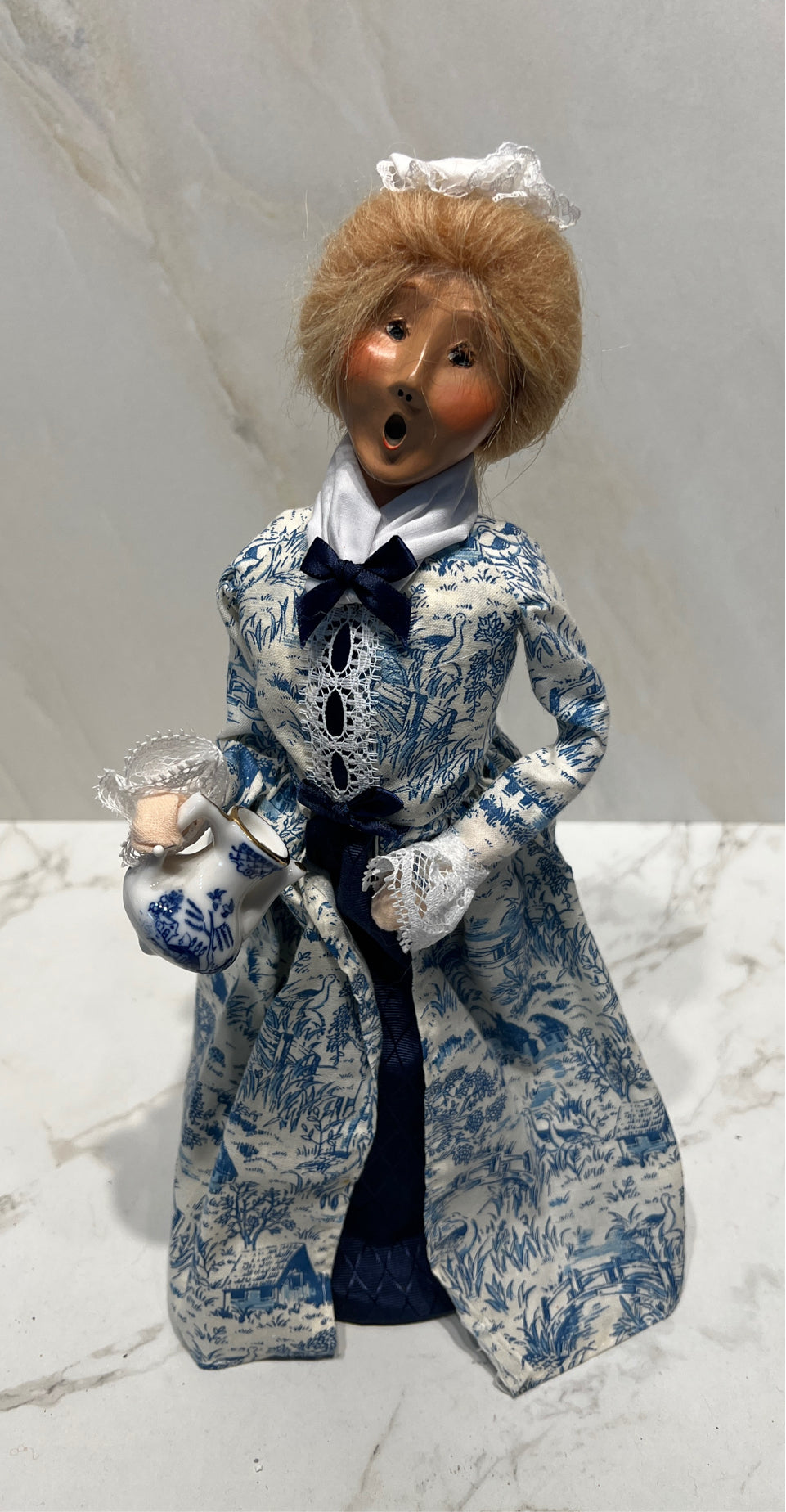 Byers Choice Caroler