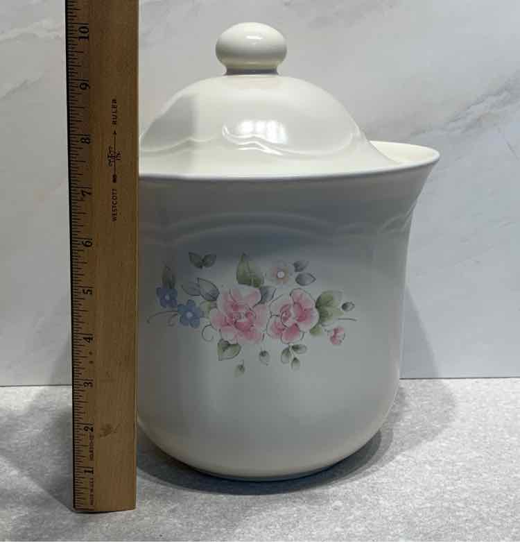 Pfaltzgraff Covereed Jar