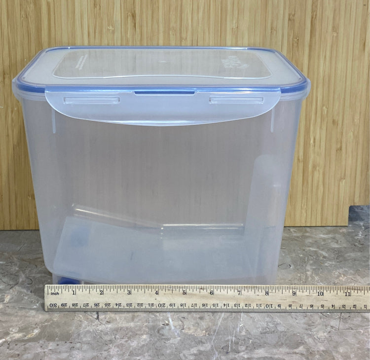 Lock & Lock Covered Bowl