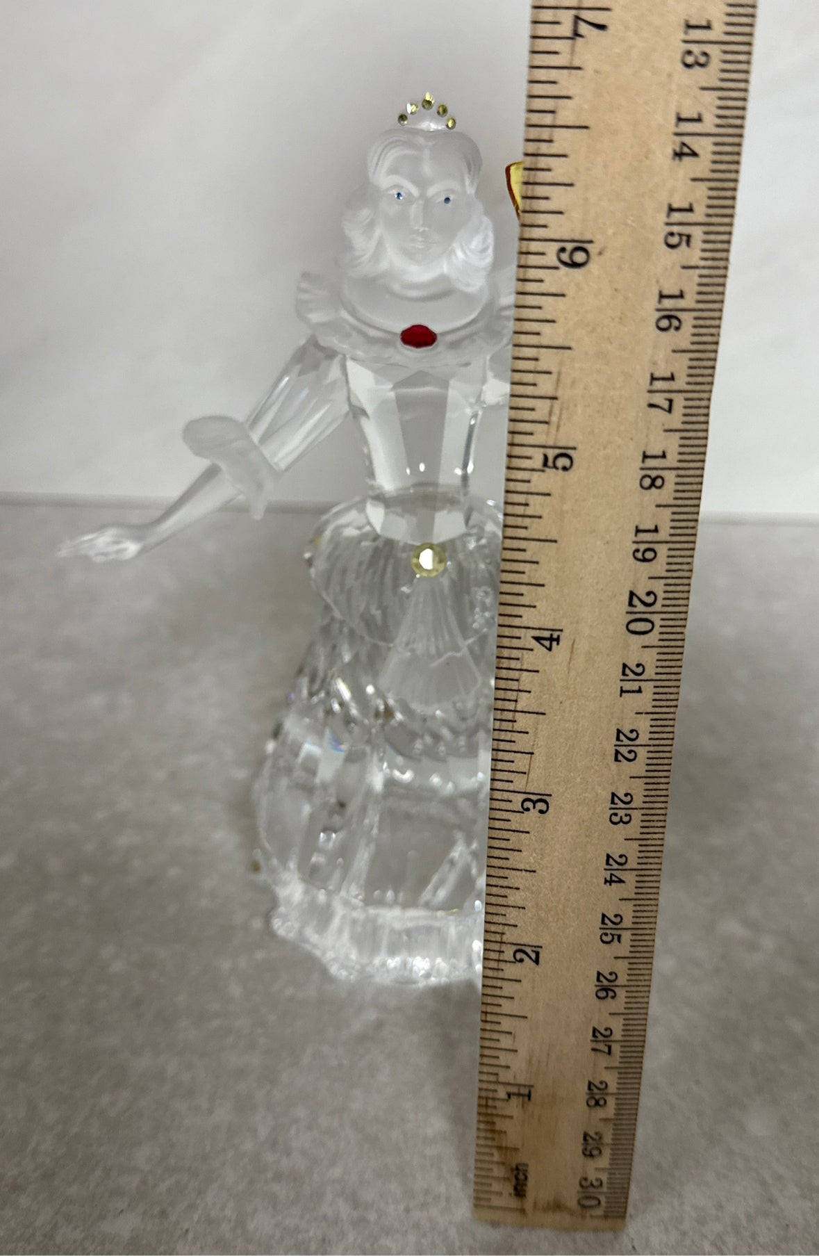 Swarovkski Statue