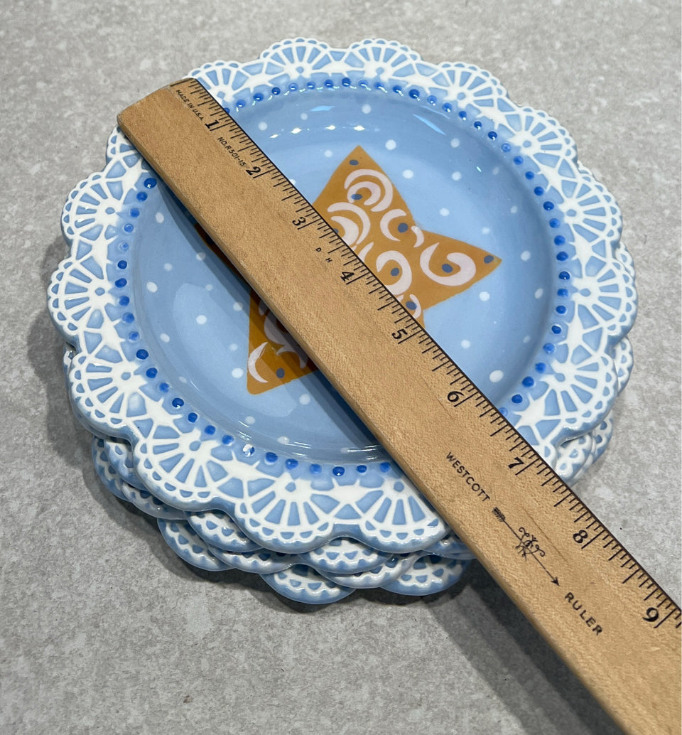 Set of 4 Paula Deen Plates