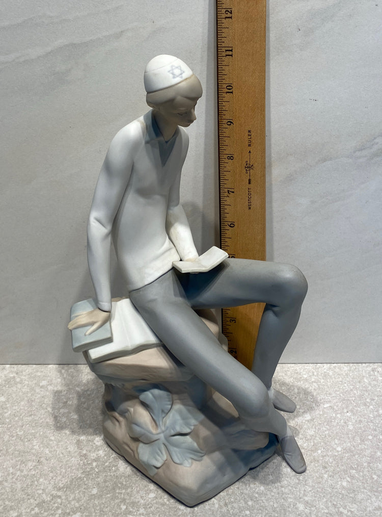 Lladro Hebrew Student #4684
