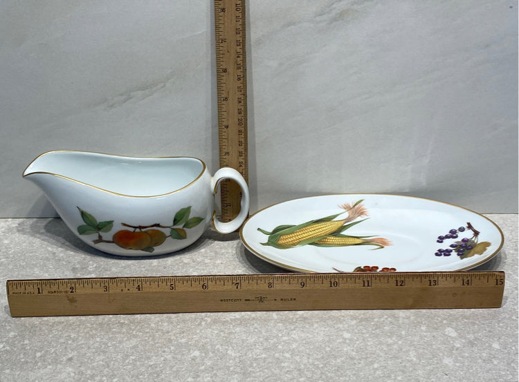 Evesham Gravy with Underplate