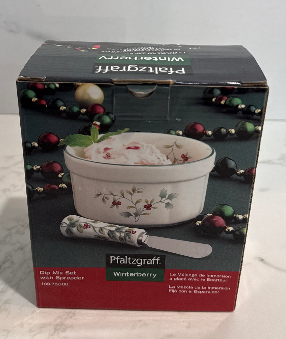 Winterberry Dish With Spreader