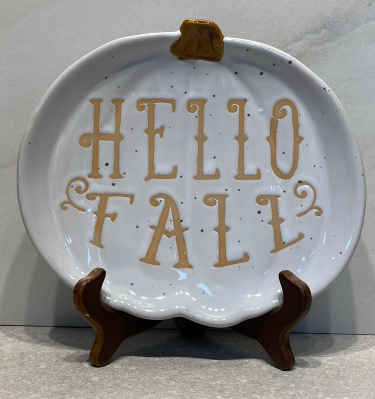 Hello Fall Plate