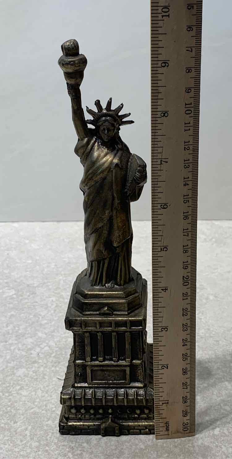 Stautue Of Liberty