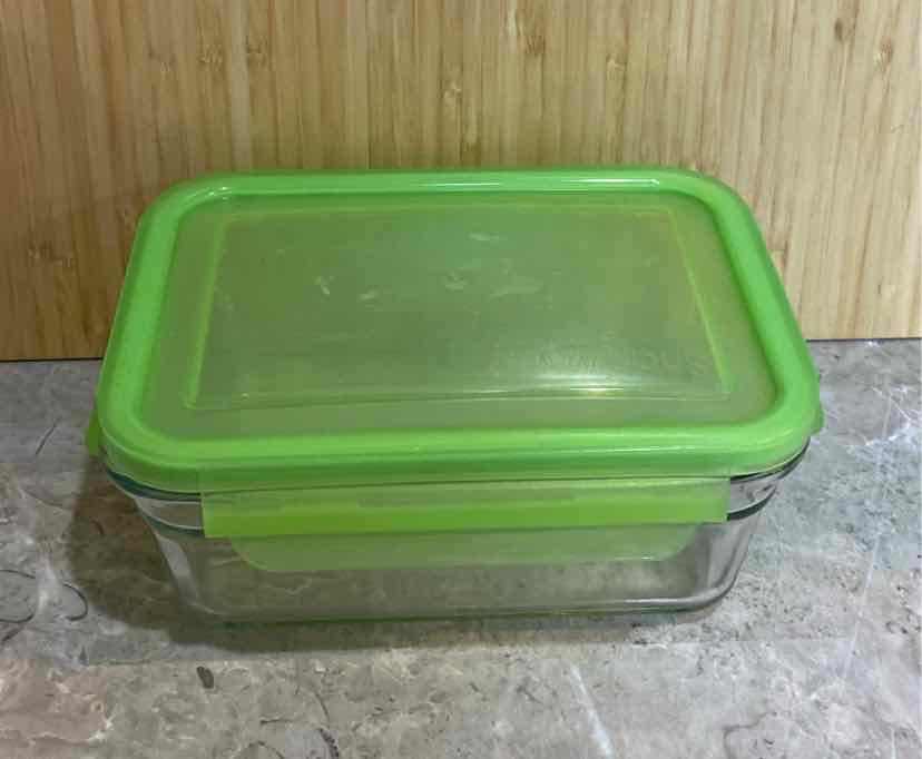 Snapware Covered Bowl