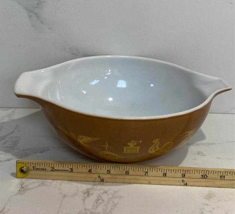 Pyrex Bowl