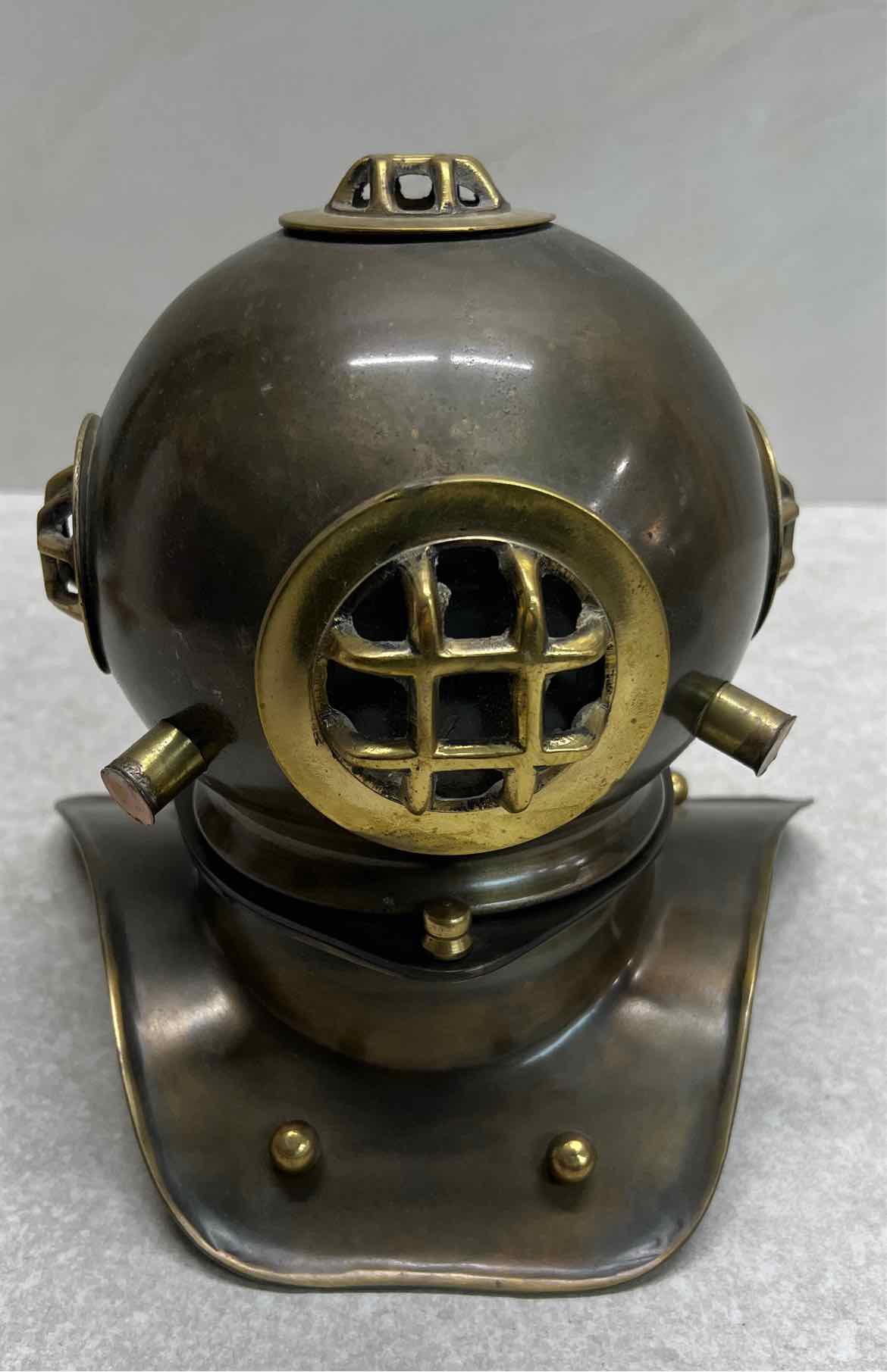 Divers Helmet