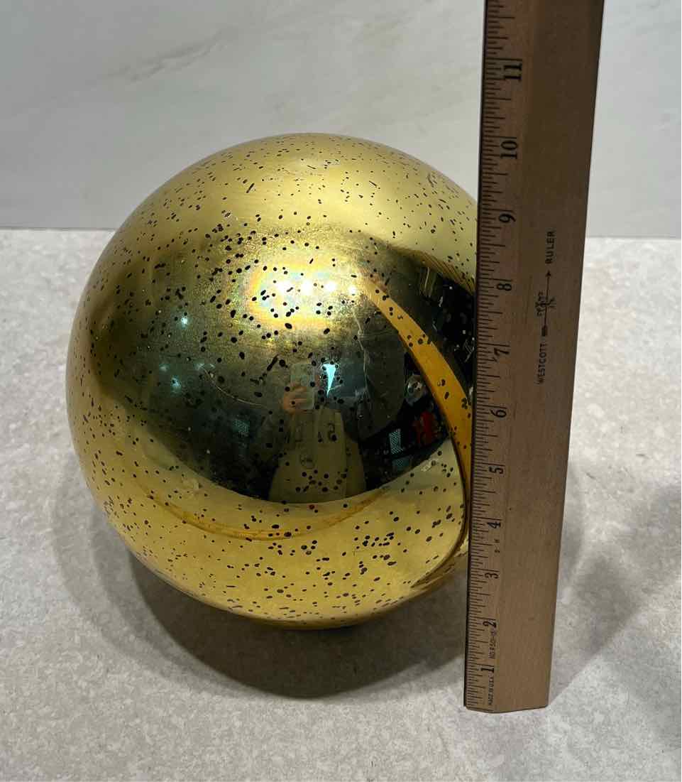 Christmas Lighted Ball