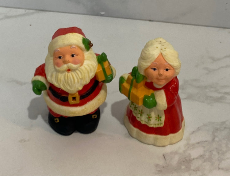 Vintage Hallmark Shakers