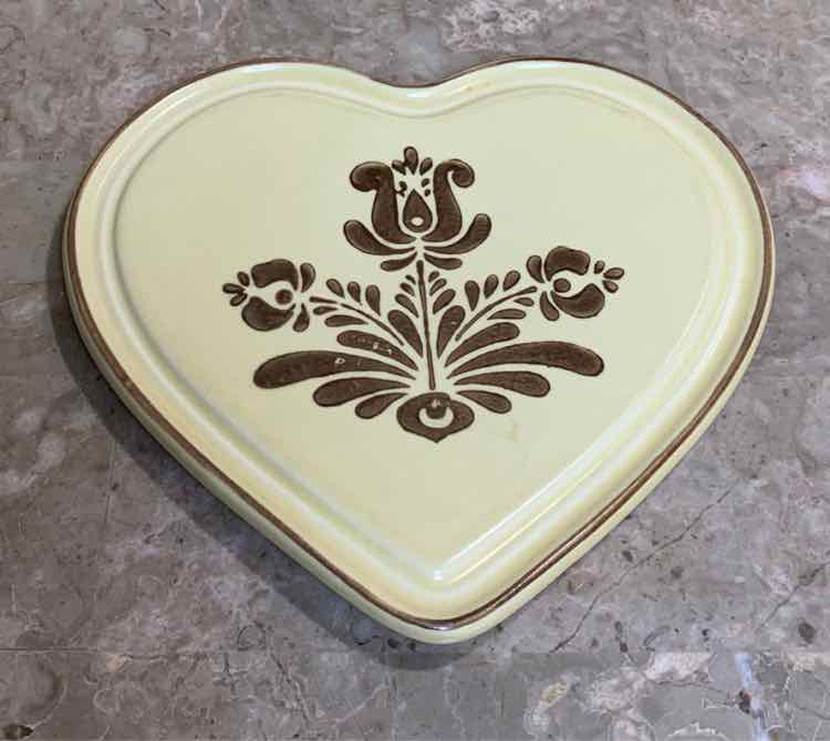 Pfaltzgraff Heart Trivet