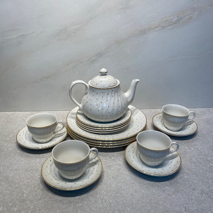Laura Ashley Dinnerware Set