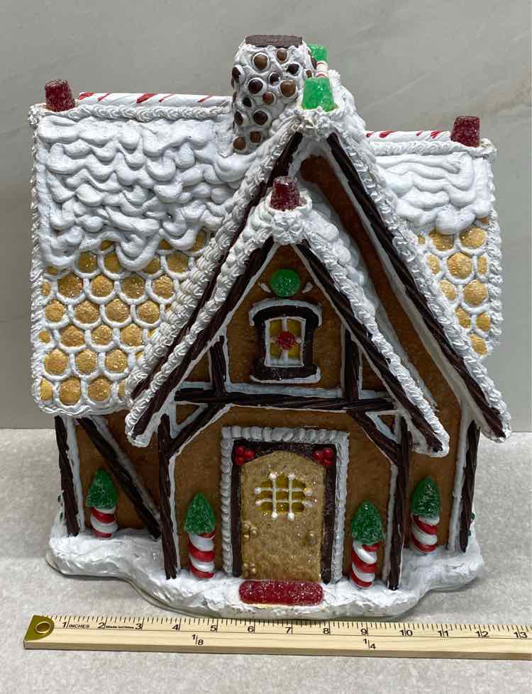 Byer's Choice Large Gingerbread House