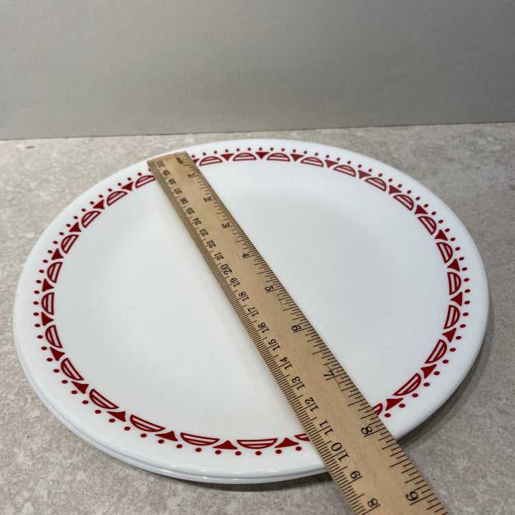 Set of 2 Corelle Plates