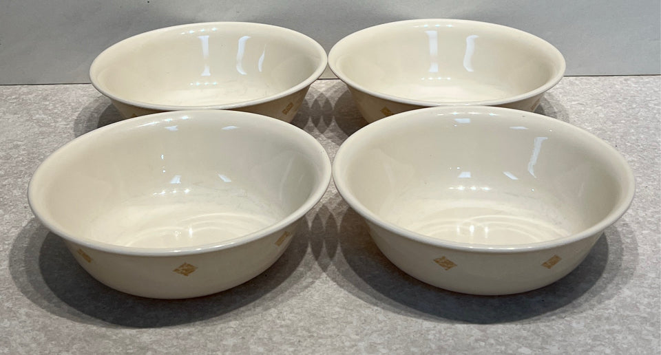 Set of 4 Corelle Bowls