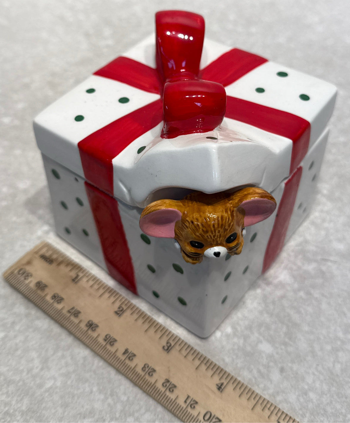 Vintage Present Candle