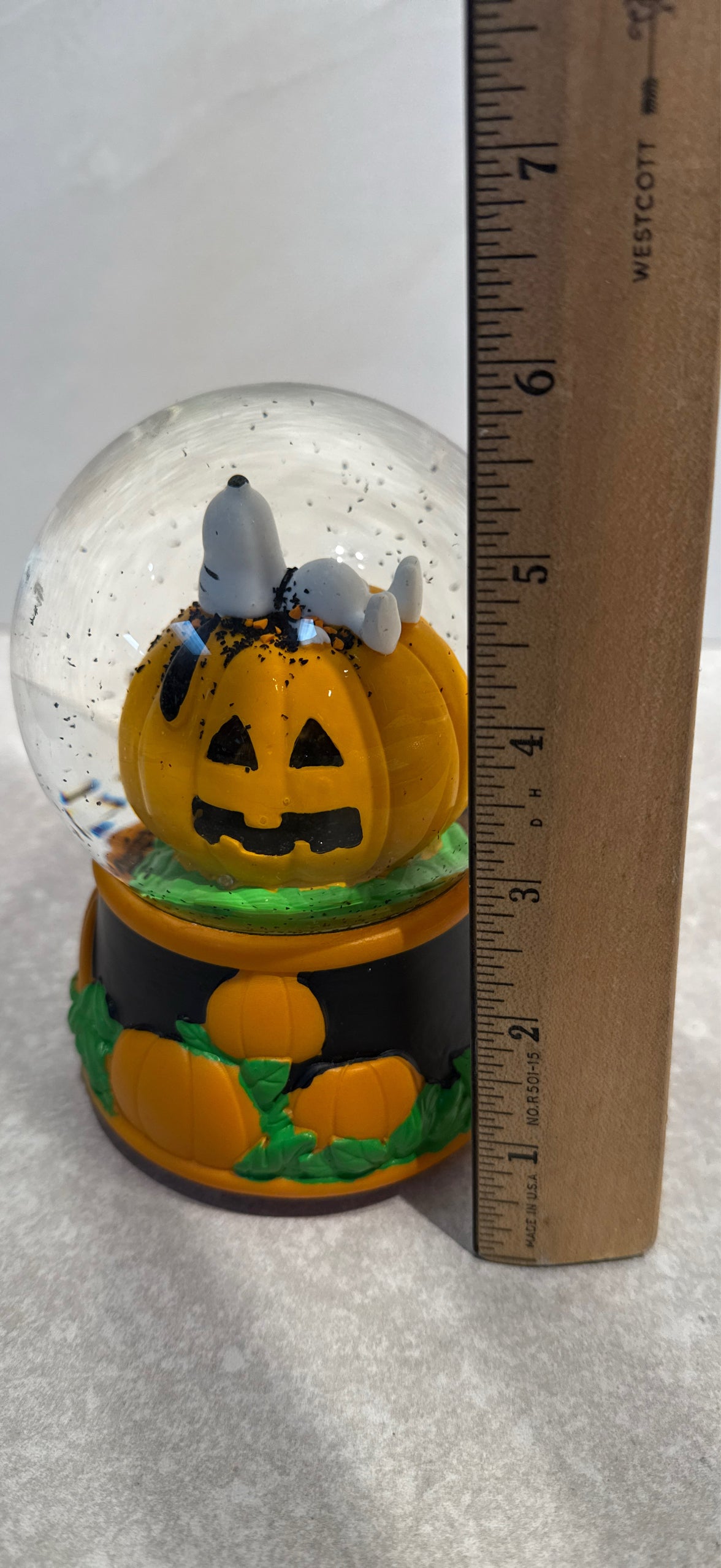 Snoopy Snow Globe