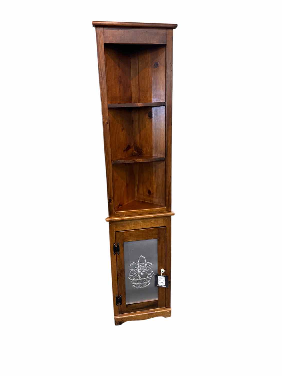 Corner Hutch