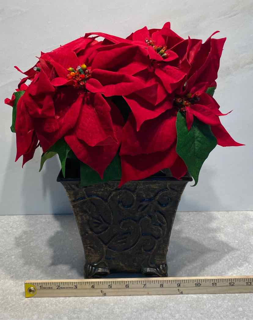 Poinsetta - Battery Operated