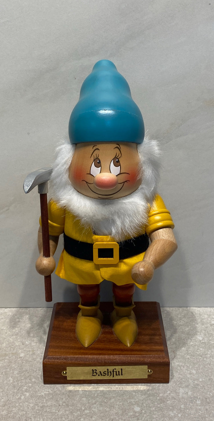 Germany Bashful Nutcraker