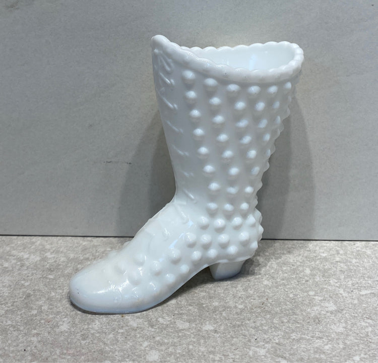 Milkglass Shoe