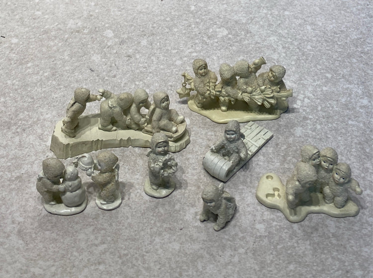 Lot Of Figurines Mini
