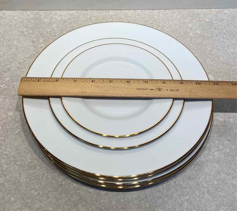 Set of 12 Royal Doulton Plates