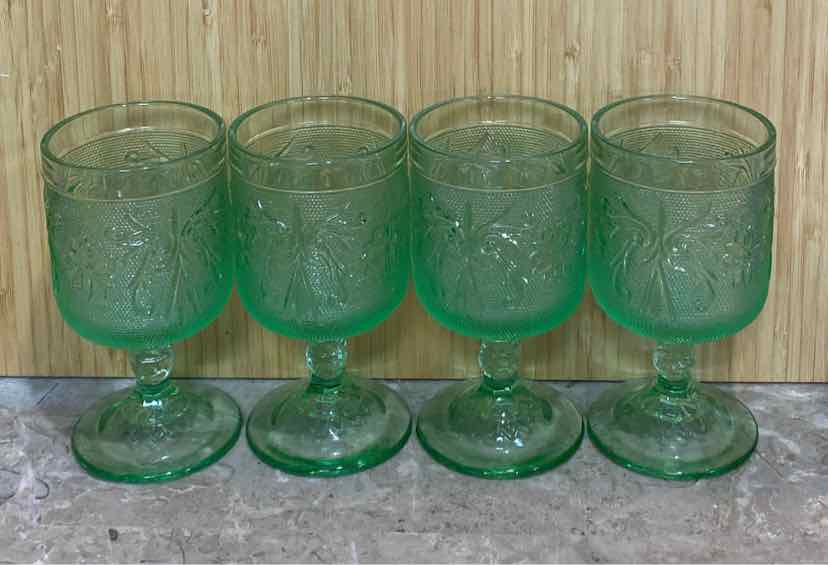 Set of 4 Tiara Chantilly Glasses