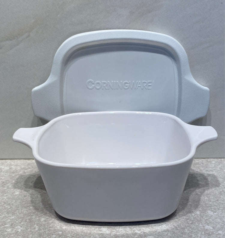 Cornign Ware With Cover