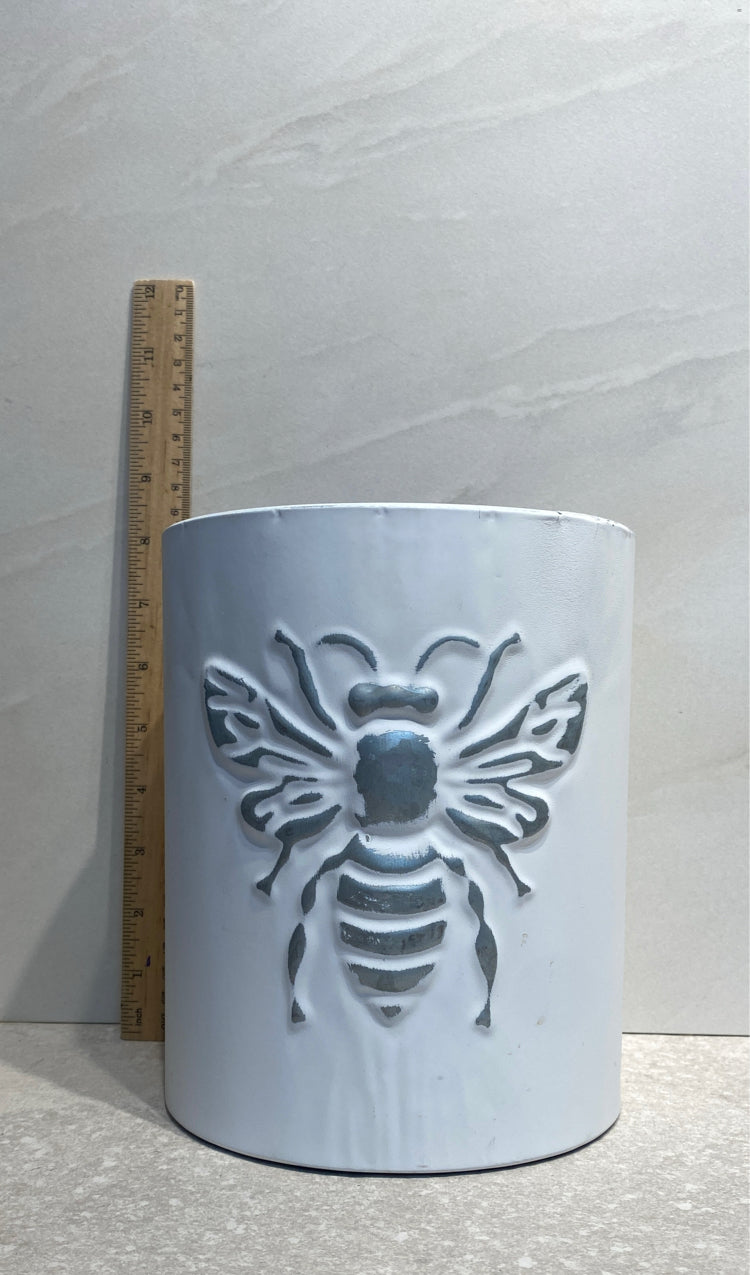 Bee Bycket
