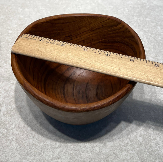 Set of 4 wooden Bowls