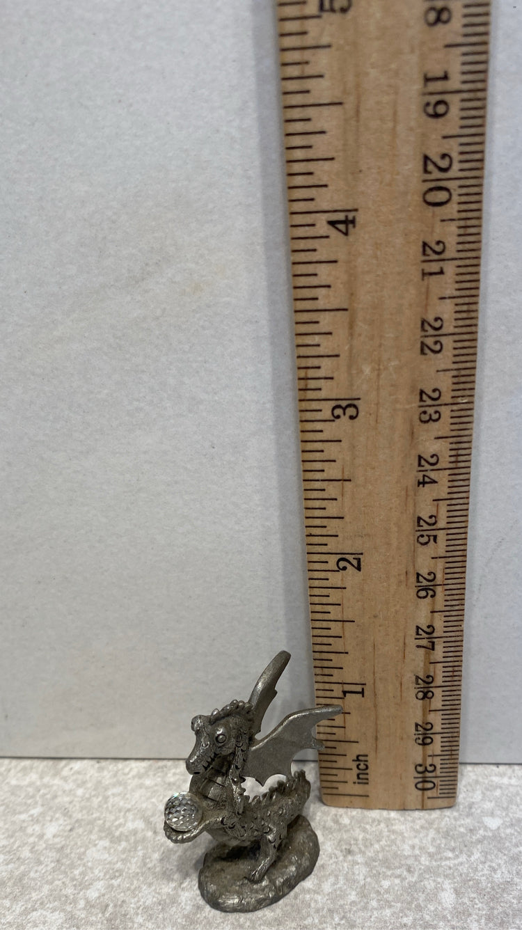Pewter Figurie