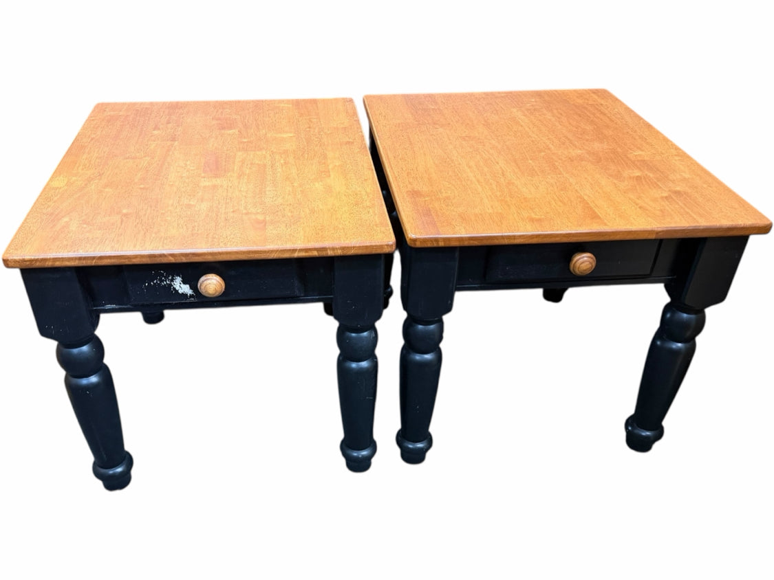 Set of 2 End Tables